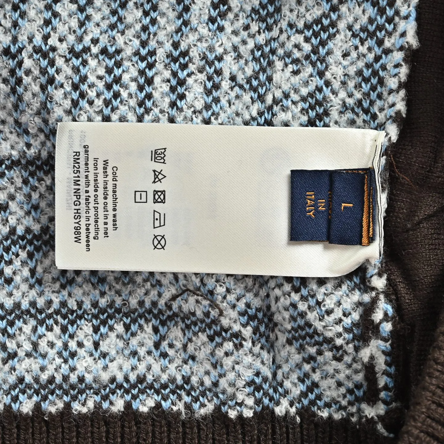 Louis Vuitton/ V